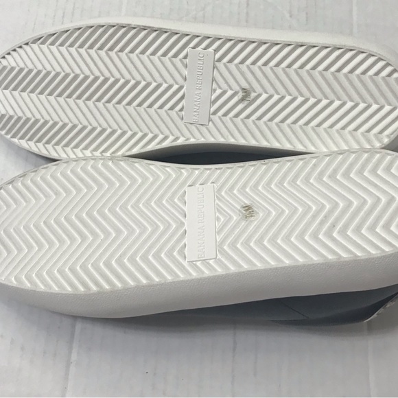 NEW Banana Republic Essential Sneaker Black Leather Snake Detail Size 7.5 - Picture 8 of 9